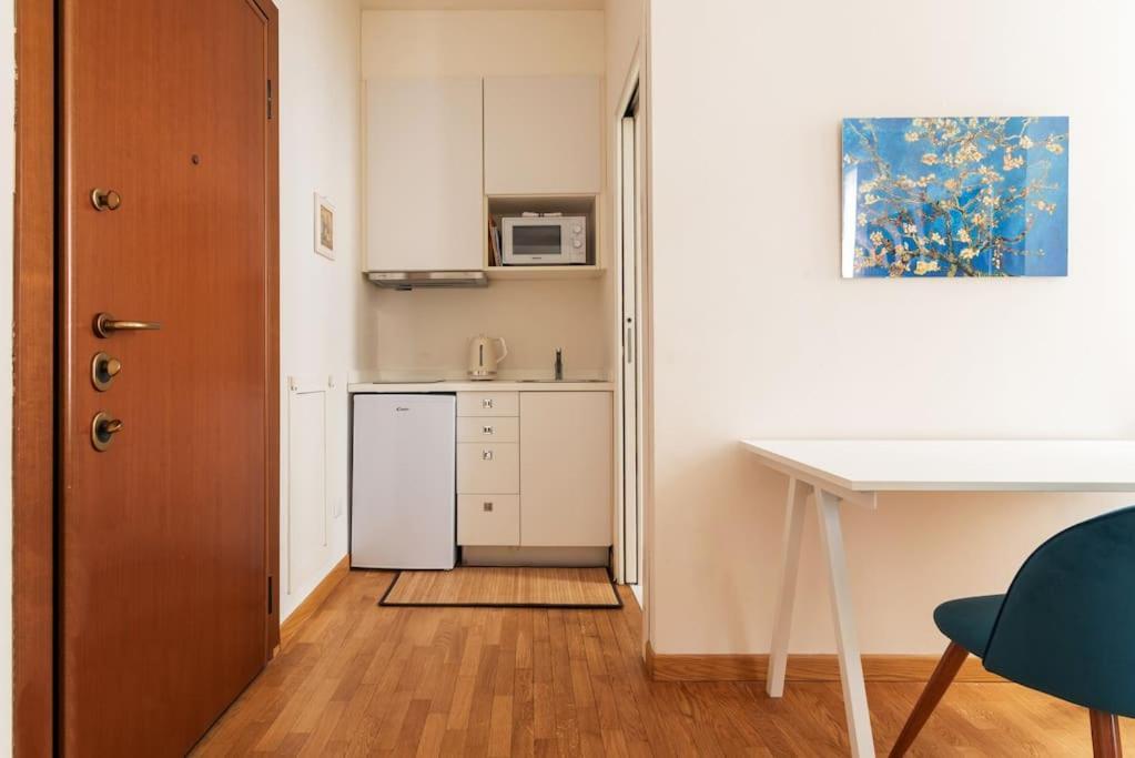 Studio Apartment Brera Milan Exterior photo
